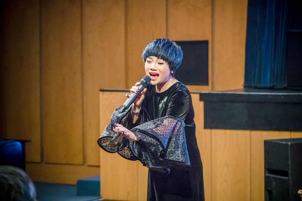 Ngọc Khuê cho biết, lâu nay cô dành hết cho sự nghiệp giảng dạy tại trường Đại học Văn Hóa Hà Nội và đi làm những chương trình thiện nguyện. Bên cạnh đó, ca sĩ chuồn chuồn ớt vẫn chạy show và tham gia show diễn của truyền hình.