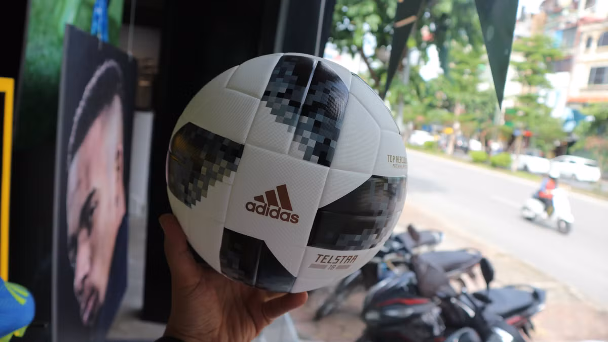 Những thử nghiệm này của Adidas nhằm xóa đi những hình ảnh trái bóng bị vỡ hay bị rách tại Euro 2016 diễn ra tại Pháp.