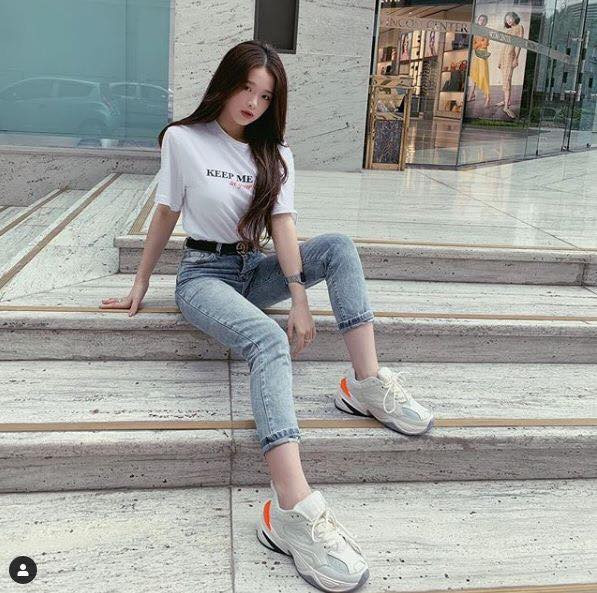 Gu thời trang của hiện tượng MXH này được cải thiện, phong cách trang điểm phù hợp đã tôn lên vẻ xinh đẹp của thiếu nữ 17 tuổi