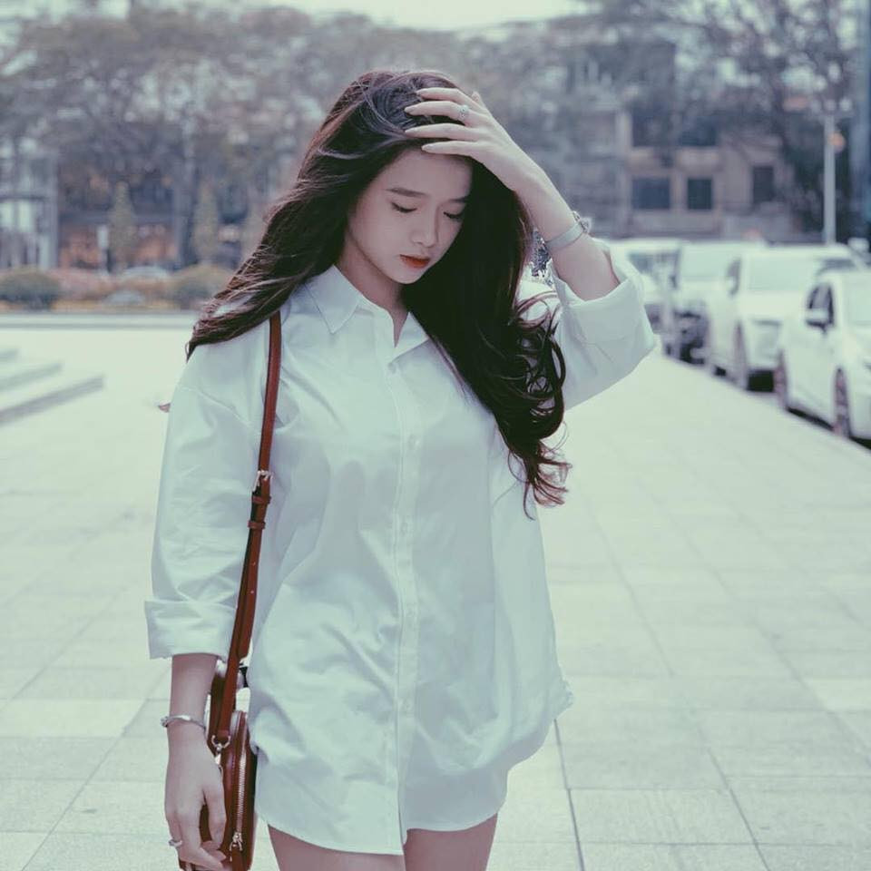 Hiện tượng mạng Linh Ka thuộc hội hot teen Hà Thành và được chú ý nhiều vì vẻ ngoài dễ thương cũng như nhiều câu chuyện rắc rối đời tư.