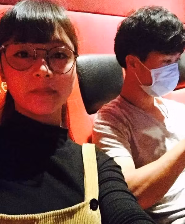 "Nhiều nơi đăng quá, toàn sai sự việc khiến người thân cũng nhắn tin hỏi để xác minh lại. Mình đã lên tiếng và yêu cầu các trang đặt nghi vấn tình cảm, phát biểu sai đính chính thông tin. Mình không muốn vì sự hiểu lầm nhỏ từ vài bức ảnh mà ảnh hưởng đến em ấy", Hà Anh nói thêm.