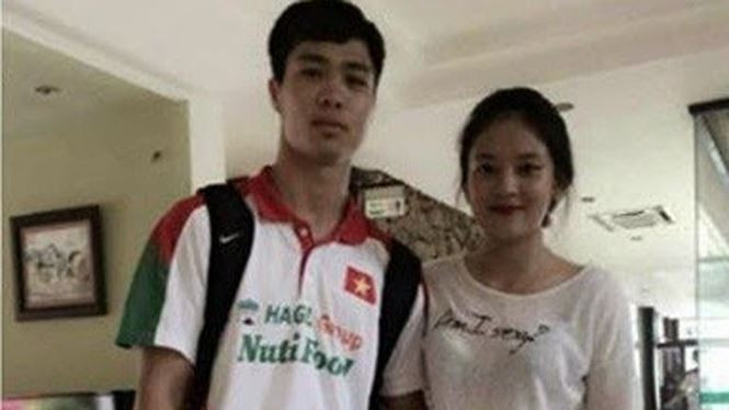 Sự việc được Hà Anh giải tích rằng: "Hôm 17/12 Công Phượng đi ăn ở nhà hàng mình đang làm việc. Nhận ra Công Phượng là đồng hương nên mình ngỏ ý chụp vài tấm hình làm kỷ niệm. Hôm đó, cũng có khá nhiều người nhận ra Công Phượng và chụp ảnh cùng, cậu ấy rất vui vẻ, gần gũi với mọi người".