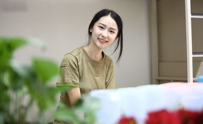 Nở nụ cười thôi là 1 trong 4 cô nàng đã khiến dân mạng ngả rạp.