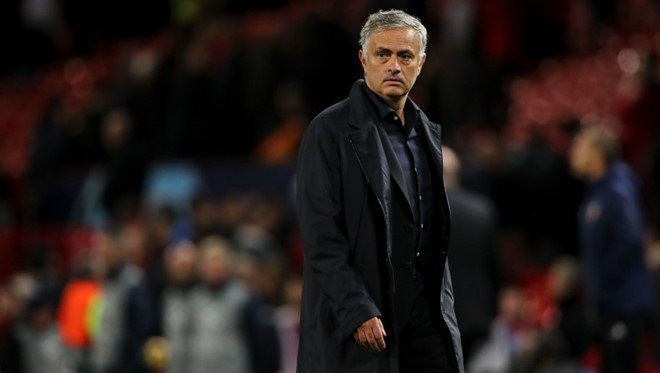  Chuyển nhượng bóng đá mới nhất từ The Sun, Jose Mourinho đã yêu cầu ban lãnh đạo M.U phải tỏ rõ quan điểm với ông bằng cách công khai ủng hộ hoặc sa thải ông.