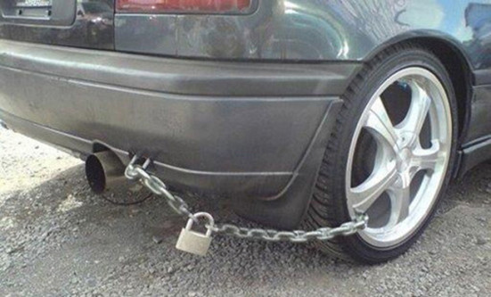 Nickname Nam Nguyễn có chia sẻ rằng: "Tất cả những hình thức này chỉ là đề phòng thôi chứ thực sự bọn trộm nó đã thích là kiểu gì nó cũng chơi được. Như em đây này, đi vào nhà cất đồ cái quay ra thấy 2 thằng cu đang hì hục vặn khóa xe của mình".