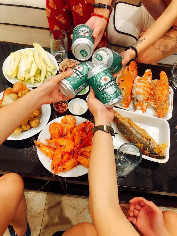 Còn nickname H.T cho biết: "Những giây phút được là chính mình bên cạnh bạn bè, thật không có gì thay thế".