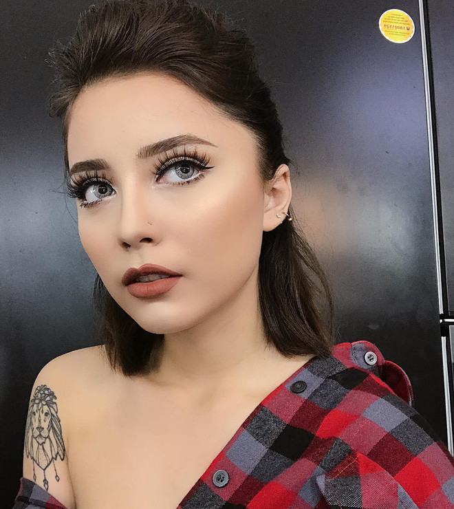 Trong khi nhiều người cắt tóc ngắn theo trend thì "bông hồng lai" lại cắt phăng mái tóc dài chỉ để... tiện chơi thể thao.