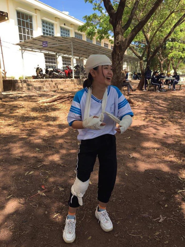 Không ngờ tiết học băng bó cứu thương lại sản sinh ra một "xác ướp Ai Cập" phiên bản độc nhất vô nhị như này.