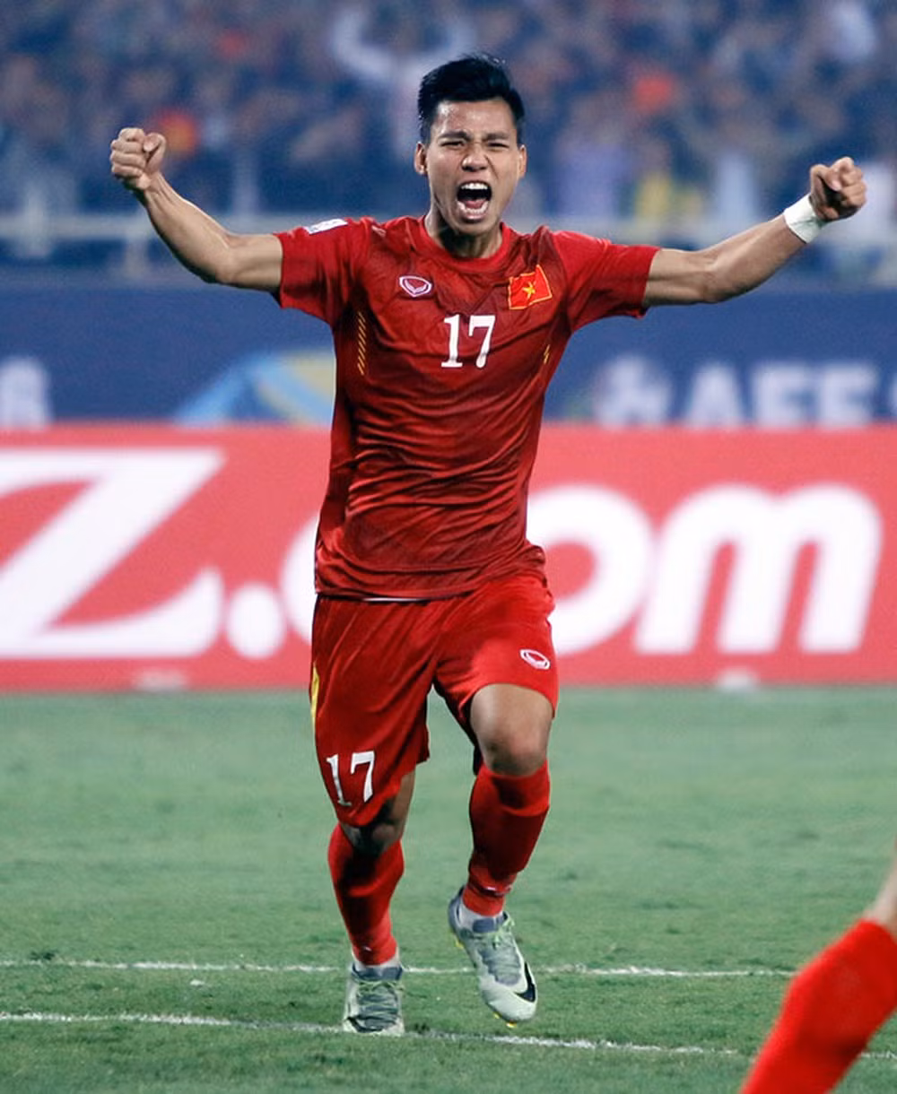 Trở lại sau ca điều trị chấn thương tại Hàn Quốc, Văn Thanh đang có phong độ cực cao tại HAGL việc hậu vệ này có xuất trong đội hình chính thức thay đàn anh Trọng Hoàng là điều khá dễ hiểu.