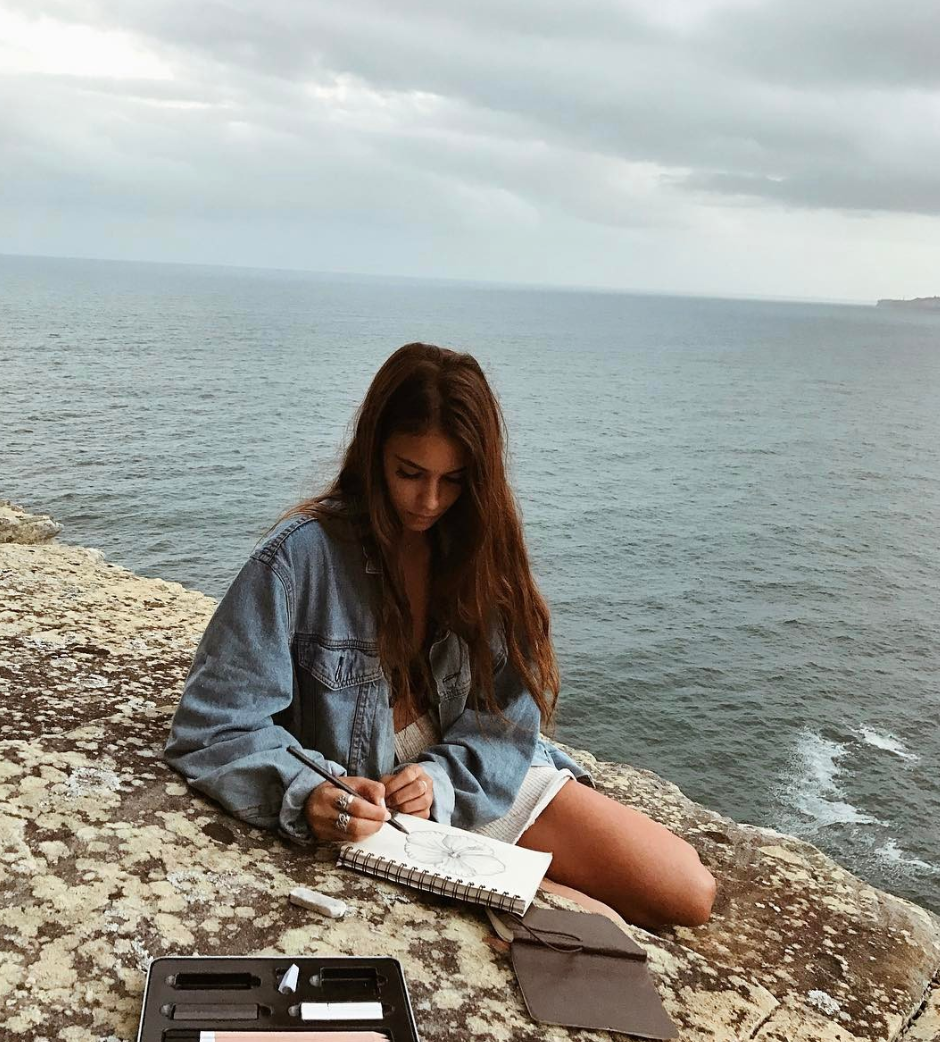 Elisha và Renee Herbert hái ra tiền chỉ nhờ việc đi du lịch cùng nhau.