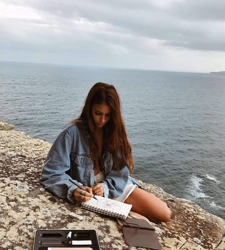 Elisha và Renee Herbert hái ra tiền chỉ nhờ việc đi du lịch cùng nhau.