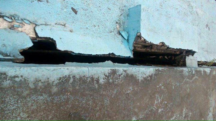 Bằng mắt thường có thể thấy rõ những vết nứt này của SVĐ 85 năm tuổi này có chiều rộng khoảng 3 - 5 cm.