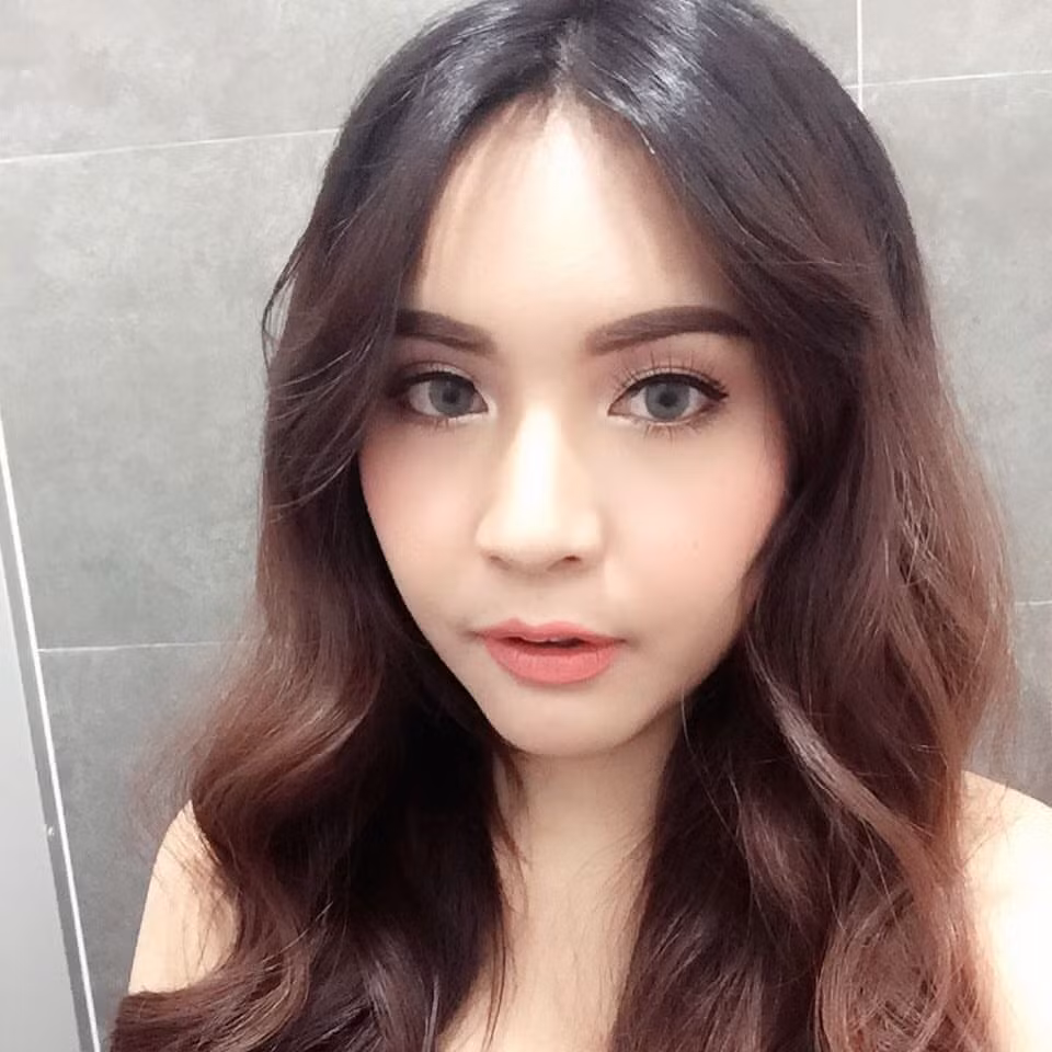 Với nhan sắc mới, Lin giờ đã tự tin để có cho mình cuộc sống mới. Hiện tại, cô nàng 24 tuổi này đang thực hiện kế hoạch kinh doanh mỹ phẩm cũng như thời trang online.