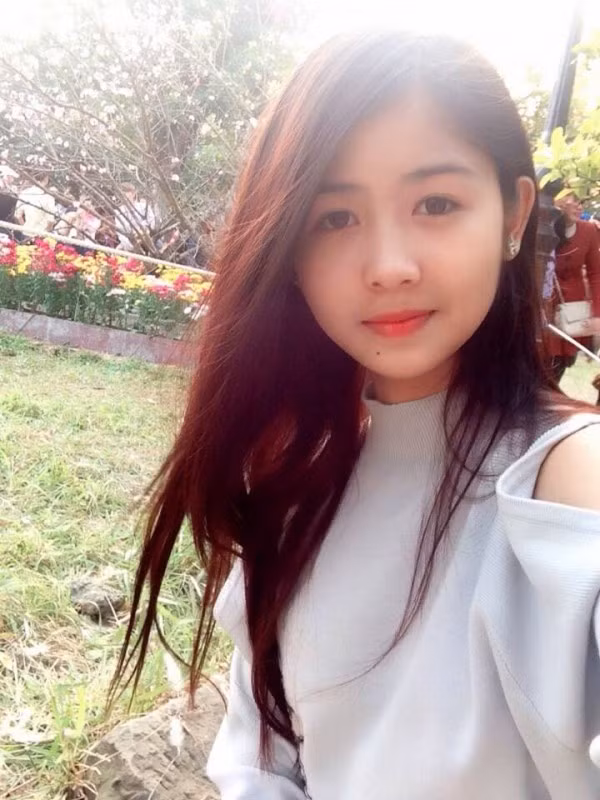 Trang cá nhân của cô hot girl vui vẻ này hiện đang có hơn 500 ngàn người theo dõi. Cô vẫn thường xuyên chia sẻ những khoảnh khắc vui nhộn của mình lên trang cá nhân. Những hoạt động của cô nàng luôn nhận được lượt yêu thích “khủng” và những lời khen ngợi từ phía cộng đồng mạng Việt.