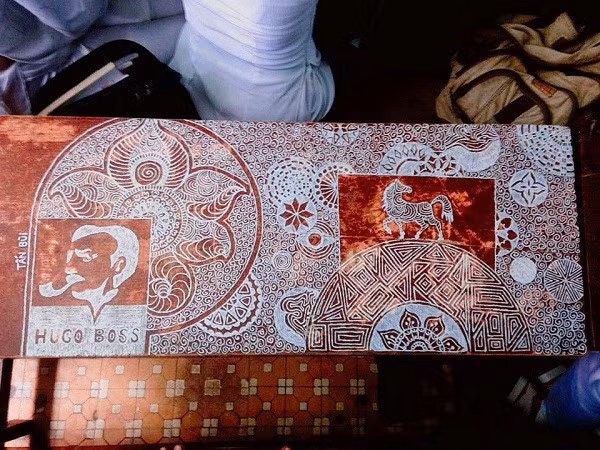 Không ít dân mạng tỏ ra bái phục với chàng nam sinh 19 tuổi Đà Nẵng này và cho rằng tác giả của những bức tranh này phải là người tỉ mỉ, có trí tưởng tượng phong phú.