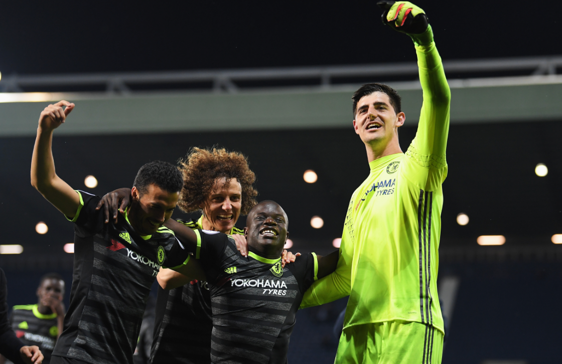 PSG đã liên lạc với N’Golo Kante và Thibaut Courtois và muốn đưa ngay 2 ngôi sao của Chelsea về với sân Công viên các Hoàng tử. Ảnh: Goal
