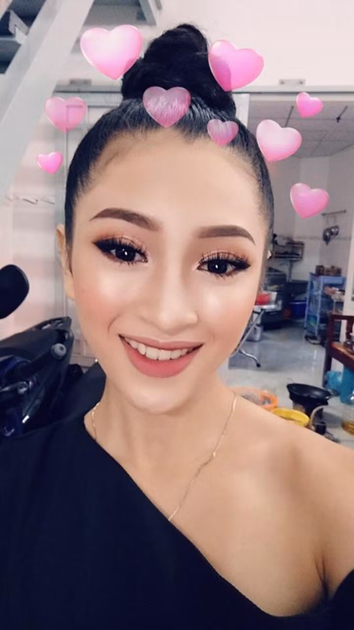 Mỗi ngày khoảng 3 tiếng buổi sáng, tập hết các bài về cơ tay, chân; duy trì chế độ ăn mỗi ngày 1kg thịt heo, 4 cái ức gà và rất nhiều rau củ quả; chỉ sau 1 năm, Ngân được toại nguyện khi sở hữu cơ bắp cuồn cuộn dù chỉ mới bước sang tuổi 15.