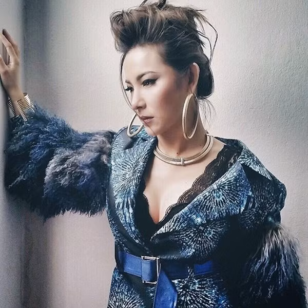 Nữ DJ xinh đẹp này có tên Sakuntala, sinh sống ở Thái Lan và là một DJ khá nổi tiếng tại xứ sở chùa Vàng.