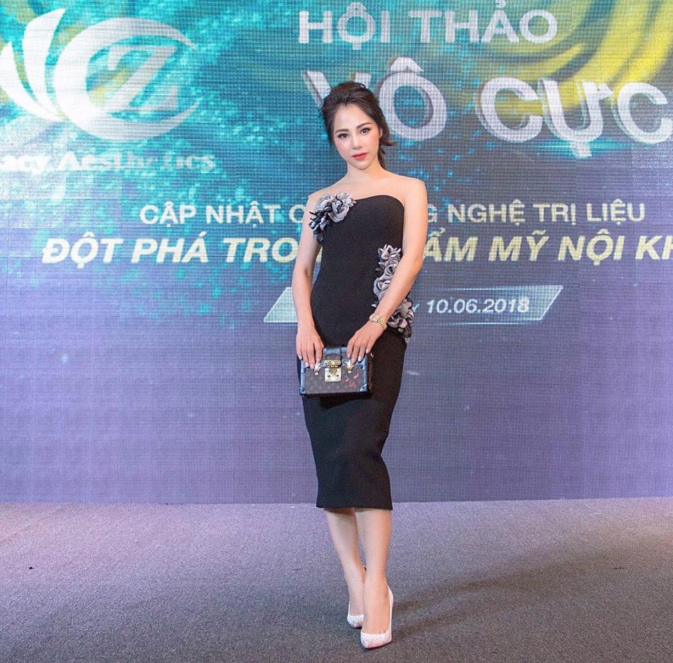 Hằng ngày, người đẹp đều dành một khoảng thời gian nhất định để tập luyện thể thao, giữ gìn và cải thiện vóc dáng của mình.