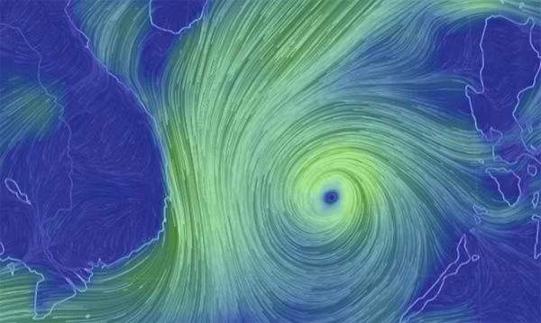 Bao so 12 tiep tuc manh len, ap sat bo bien Khanh Hoa - Ninh Thuan