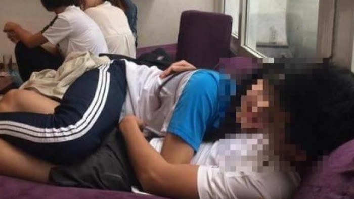 Đây không chỉ tôn trọng những người xung quanh mà là tôn trọng chính bản thân mình, người yêu của mình và mong rằng các bạn trẻ sẽ biết "giữ cho mình, giữ cho người".