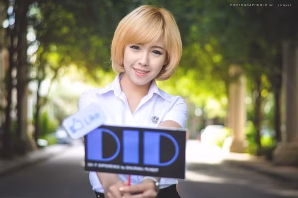 Điều mà nhiều người cảm nhận được ở cô hot girl này đó là sự dũng cảm, dám bước qua cái xấu để thay đổi bản thân xinh đẹp.