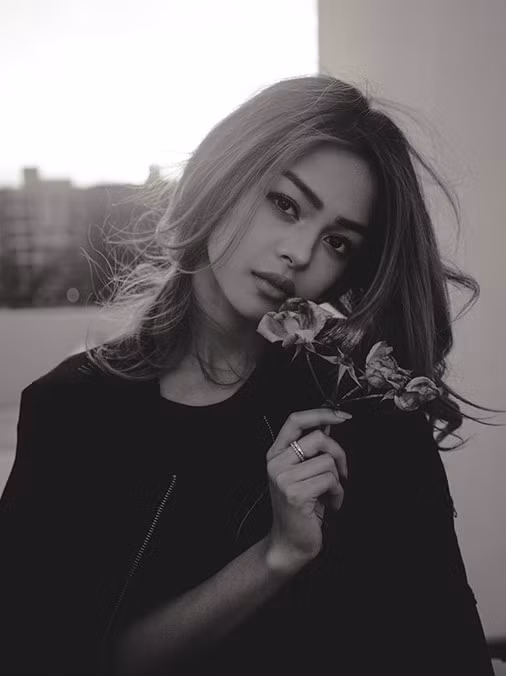 Cô nàng quyến rũ, gợi cảm thuộc diện tìm kiếm nhiều nhất trên Instagram quá khác với những bức ảnh đời thực mới được công bố.