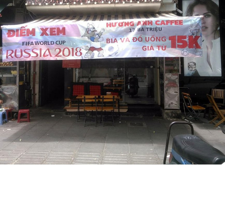 Chia sẻ trên trang cá nhân, nhiều chủ quán cafe có cùng tâm trạng rằng nhà hàng của mình là tụ điểm xem bóng đá nhiều năm nay và chưa từng phải xin phép ai về việc xem bóng đá. "Giờ nói họ phải xin phép FIFA thì tôi cũng chịu chẳng biết FIFA ở đâu mà xin phép", một chủ quán băn khoăn.