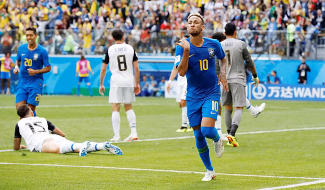 Vuot qua Serbia, Brazil duong hoang tien vao vong 1/8 World Cup 2018 voi ngoi dau-Hinh-7