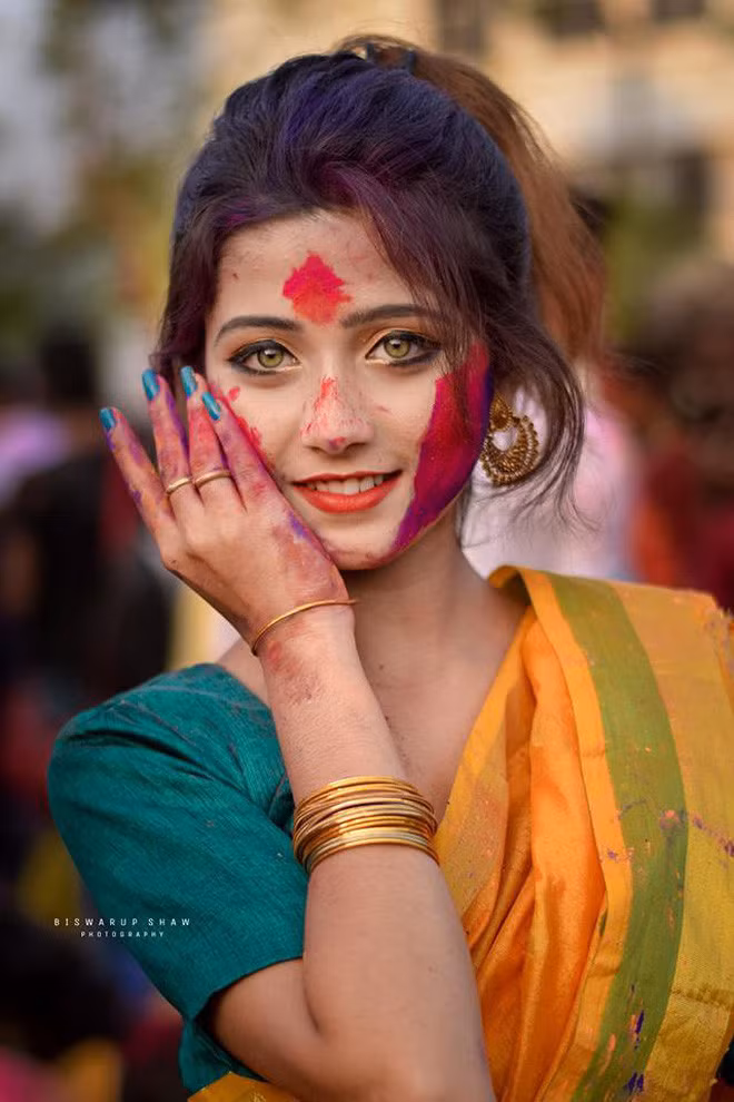 Trong lễ hội Mùa Xuân 2019, người ta đặc biệt chú ý tới một thiếu nữ Ấn Độ với nhan sắc tuyệt trần khiến CĐM ngay lập tức bị cuốn hút.