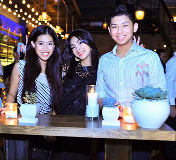 Với khuôn mặt khả ái, sắc nét, khuôn miệng rộng, nụ cười tươi tắn, và làn da nâu khỏe khoắn đậm chất Philippines Thảo Tiên đang là một trong những cô nàng 9x nhận được nhiều quan tâm của giới trẻ kể từ khi Tăng Thanh Hà kết hôn và sau đó thường xuyên tham dự vào các sự kiện showbiz.