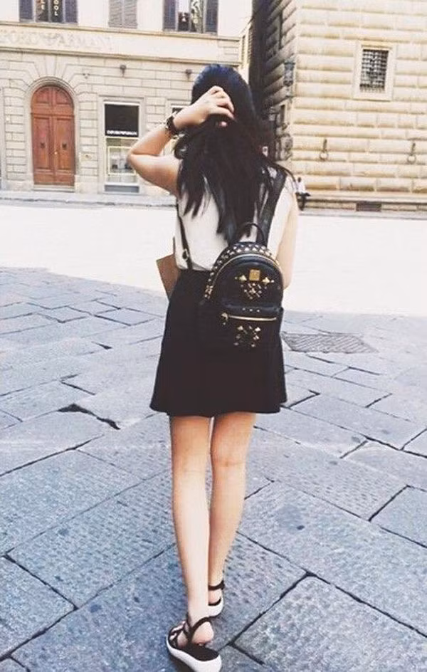 Cô sở hữu những món đồ hàng hiệu đắt tiền