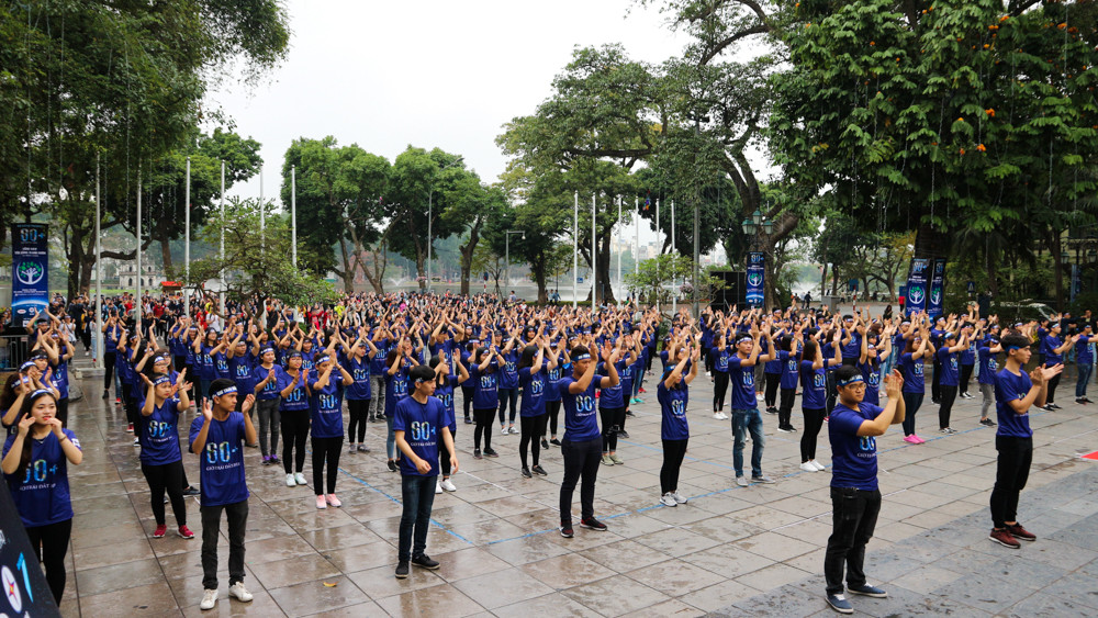 Màn nhảy Flashmob của các tình nguyện viên mang sức lan tỏa đến cộng đồng.
