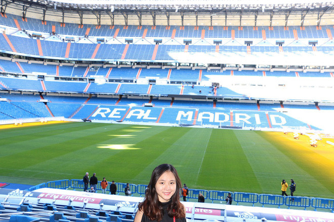 "Em nhớ không nhầm thì bàn đầu tiên của trận đấu là cú đánh đầu từ Lampard (L8). Từ đó em thần tượng L8 luôn. Sau trận đấu ấy em tìm hiểu về bóng đá nói chung và Chelsea nói riêng. Cuối mùa giải năm đó, Chelsea lên ngôi ở Champions League, em cũng dành thời gian đọc thêm về lịch sử CLB", Nữ CĐV CLB Chelsea tâm sự.