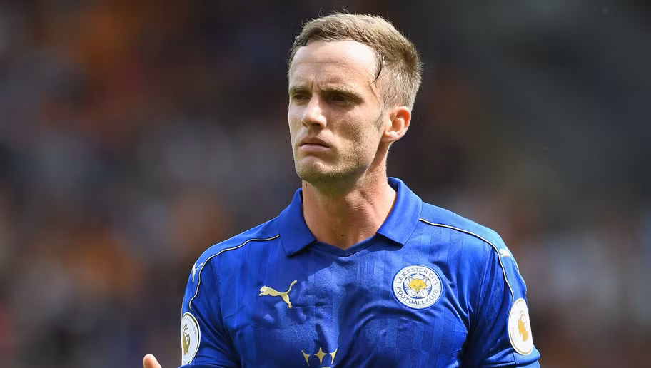 Andy King chính là người được tin dùng cho vị trí mà N'Golo Kante để lại tuy nhiên những gì mà cầu thủ này làm được lại hoàn toàn mờ nhạt khiến Leicester City thua muối mặt trước tân binh Hull City.