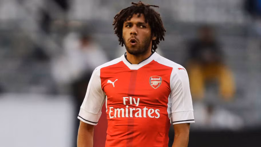 Mohamed Elneny hoàn toàn mất hút trong hệ thống tiền vệ của Arsenal, cầu thủ này không thể giúp cho Pháo thủ lấy lại tuyến giữa khi mà các tiền vệ bên phía Liverpool chơi bùng nổ.