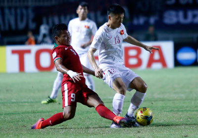 Các cầu thủ Indonesia sẵn sàng phạm lỗi với ĐT Việt Nam.