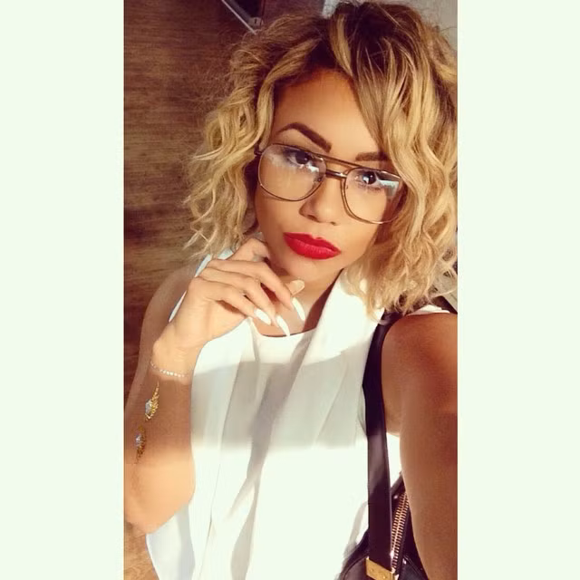 Hiện tại Isabella Johnson-Ewers vẫn tiếp tục theo học The Urdang Academy một trường đào tạo nghệ thuật danh tiếng tại London.