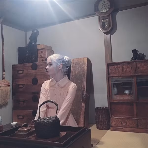 Nordic_alien mang trong mình hai dòng máu Ý – Nga, cô nàng con lai sở hữu gương mặt vô cùng xinh đẹp và ngọt ngào khiến nhiều người ngạc nhiên.