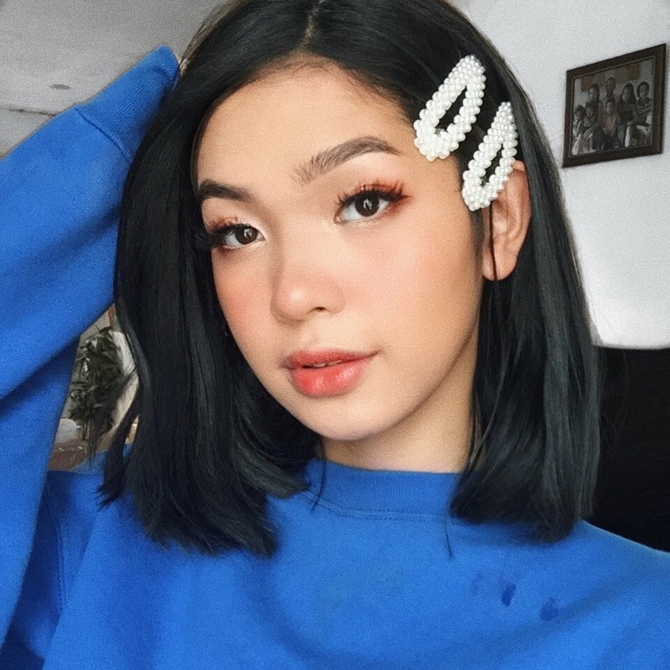 Nhờ được truyền cảm hứng và học hỏi qua những clip dạy trang điểm, chàng trai Philippines giả gái càng có thêm động lực để thực hiện những bức ảnh của mình.