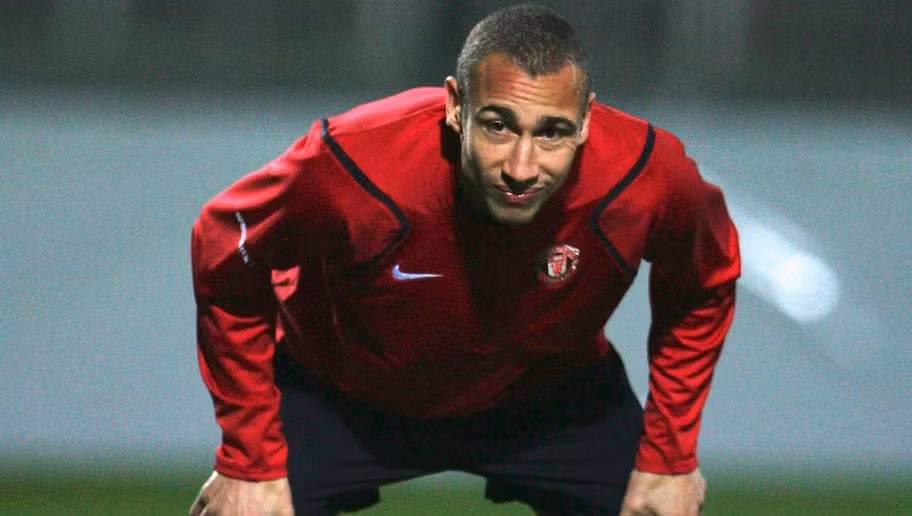 Henrik Larsson chính là huyền thoại của Celtic, anh có một thời gian ngắn chơi bóng cho đội chủ sân Old Trafford. Xuất hiện bảy trận, ghi được một bàn ở mùa giải 2006-07 và giành chức vô địch.