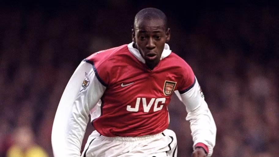 Luis Boa Morte vô địch Premier League ở tuổi 21 cùng Arsenal mùa giải 1997-98, anh không ghi được bất kỳ bàn nào.