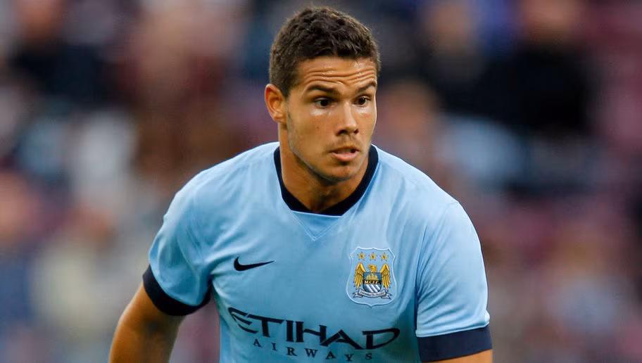 Jack Rodwell là cầu thủ đa năng người Anh từng được ví như thần đồng trong màu áo Everton, nhưng sự nghiệp ở Manchester City lại lao dốc thảm hại. Mùa giải 2013-14, Rodwell vô địch dưới thời Pellegrini nhưng chỉ ra sân đúng 5 lần.