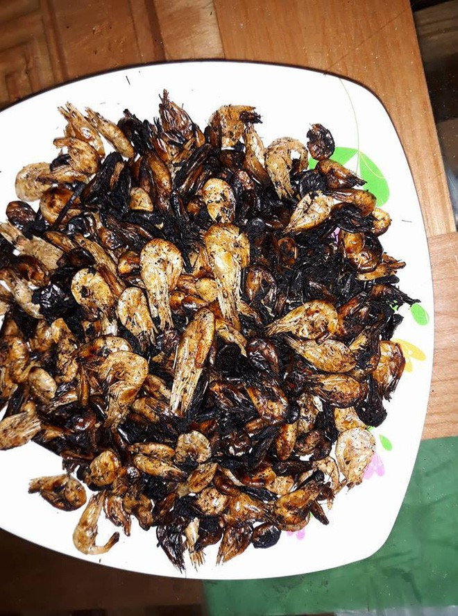 Từ lâu nhiều người xem việc nấu ăn như một cách thể hiện tính cách rất riêng của các chị em phụ nữ thể hiện để dành cho những người mà họ yêu thương. Tuy nhiên, không phải bất cứ chị em nào cũng thực hiện thành công màn trao yêu thương đó, cũng từ đó dân mạng được dịp "vinh danh" món ăn nhận giải "vụng về" của năm