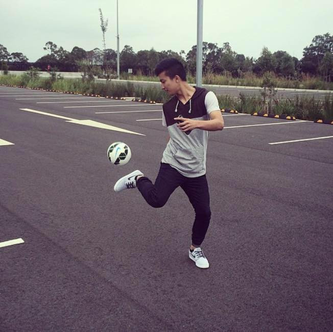 Theo tìm hiểu Martin Lo được sinh tại Úc, cha và mẹ chàng tiền đạo Việt kiều đều là người Việt, quê ở Kiên Giang.