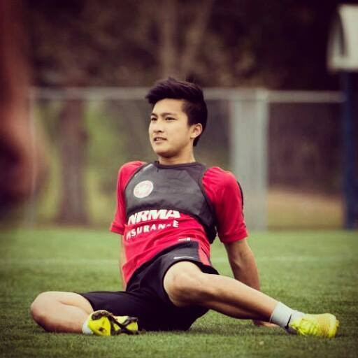 Mùa bóng 2014, Martin Lo lọt vào top 10 cầu thủ tốt nhất A-League. Anh từng được gọi vào các đội tuyển U13, U17 và U20 Úc.