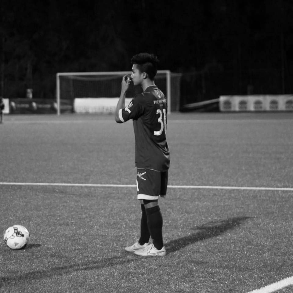 Ba tháng tập luyện cùng Phố Hiến, giám đốc kỹ thuật người Pháp Philippe Troussier đã dành nhiều lời ngợi khen cho Martin Lo. Đồng thời, ông đưa ra lời khuyên anh nên xúc tiến việc nhập quốc tịch Việt Nam để có nhiều cống hiến cho các đội tuyển Việt Nam.