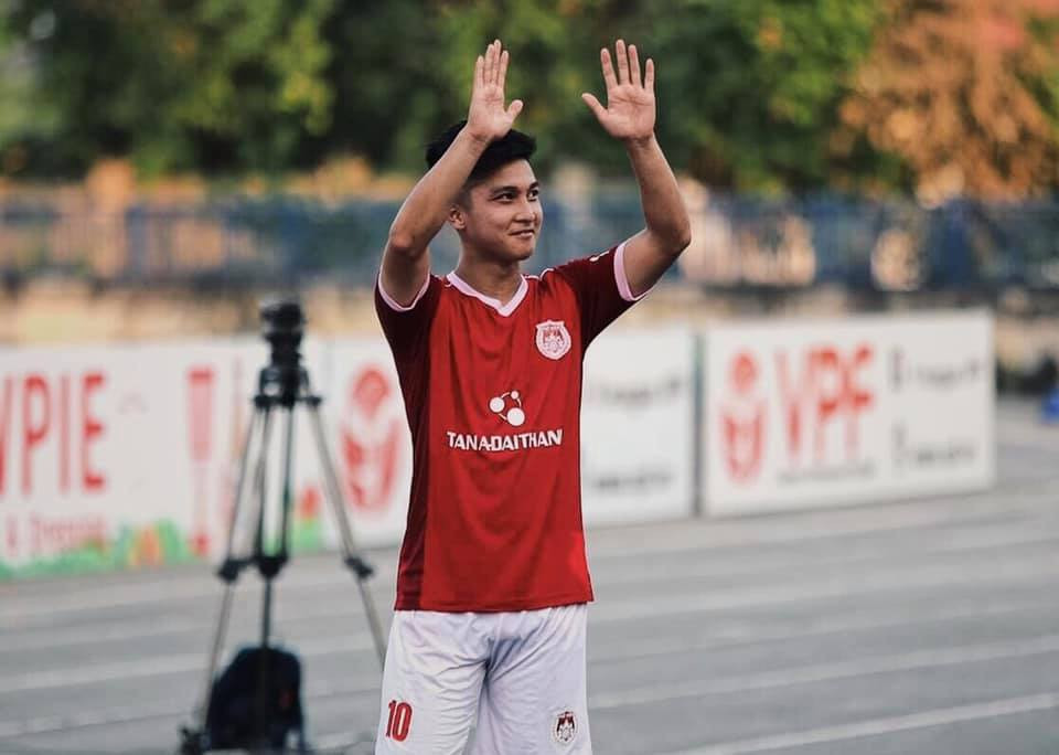 Tiền đạo Việt kiều - Martin Lo đang chơi rất nổi bật trong màu áo của Phố Hiến khi liên tục ghi bàn trong những trận vừa qua.