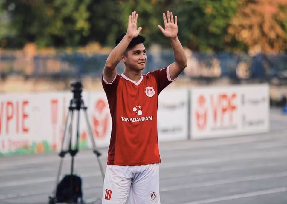 Tiền đạo Việt kiều - Martin Lo đang chơi rất nổi bật trong màu áo của Phố Hiến khi liên tục ghi bàn trong những trận vừa qua.