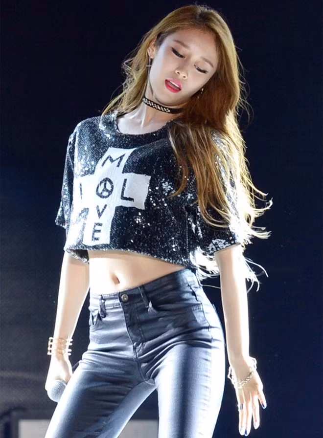 Jiyeon (T-ARA) thường đứng top đầu về nhan sắc, nhưng xét về độ đẹp của rốn, nữ thần tượng chỉ đứng thứ 8.